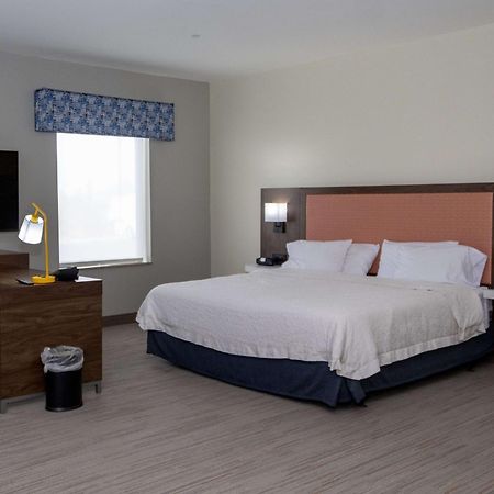 Hampton Inn & Suites Ривъртън Екстериор снимка