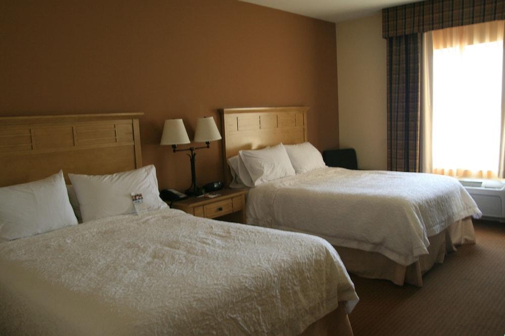 Hampton Inn & Suites Ривъртън Екстериор снимка