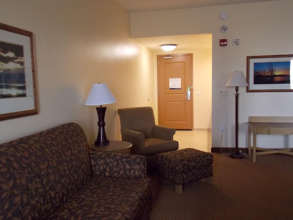 Hampton Inn & Suites Ривъртън Екстериор снимка