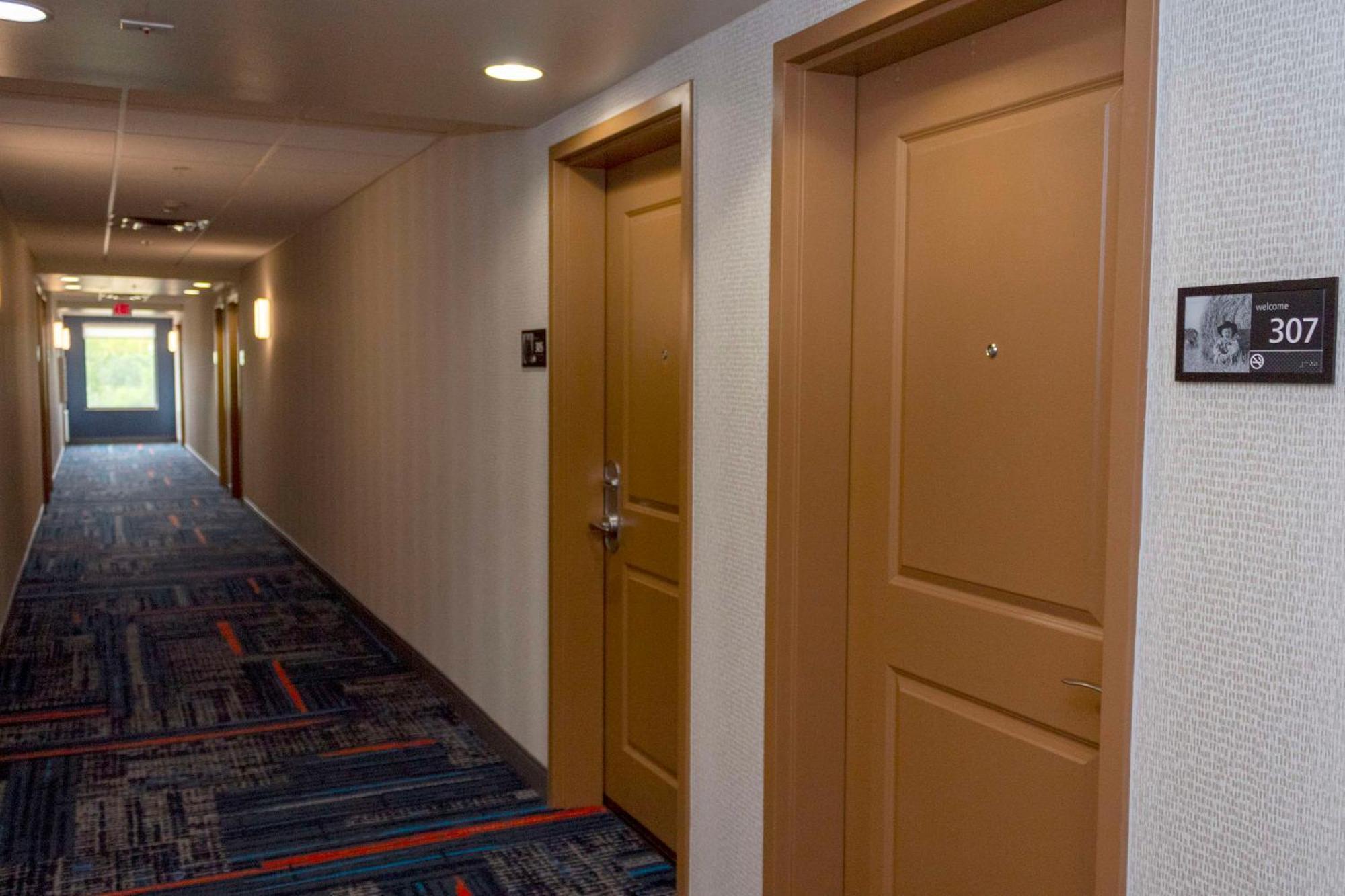 Hampton Inn & Suites Ривъртън Екстериор снимка