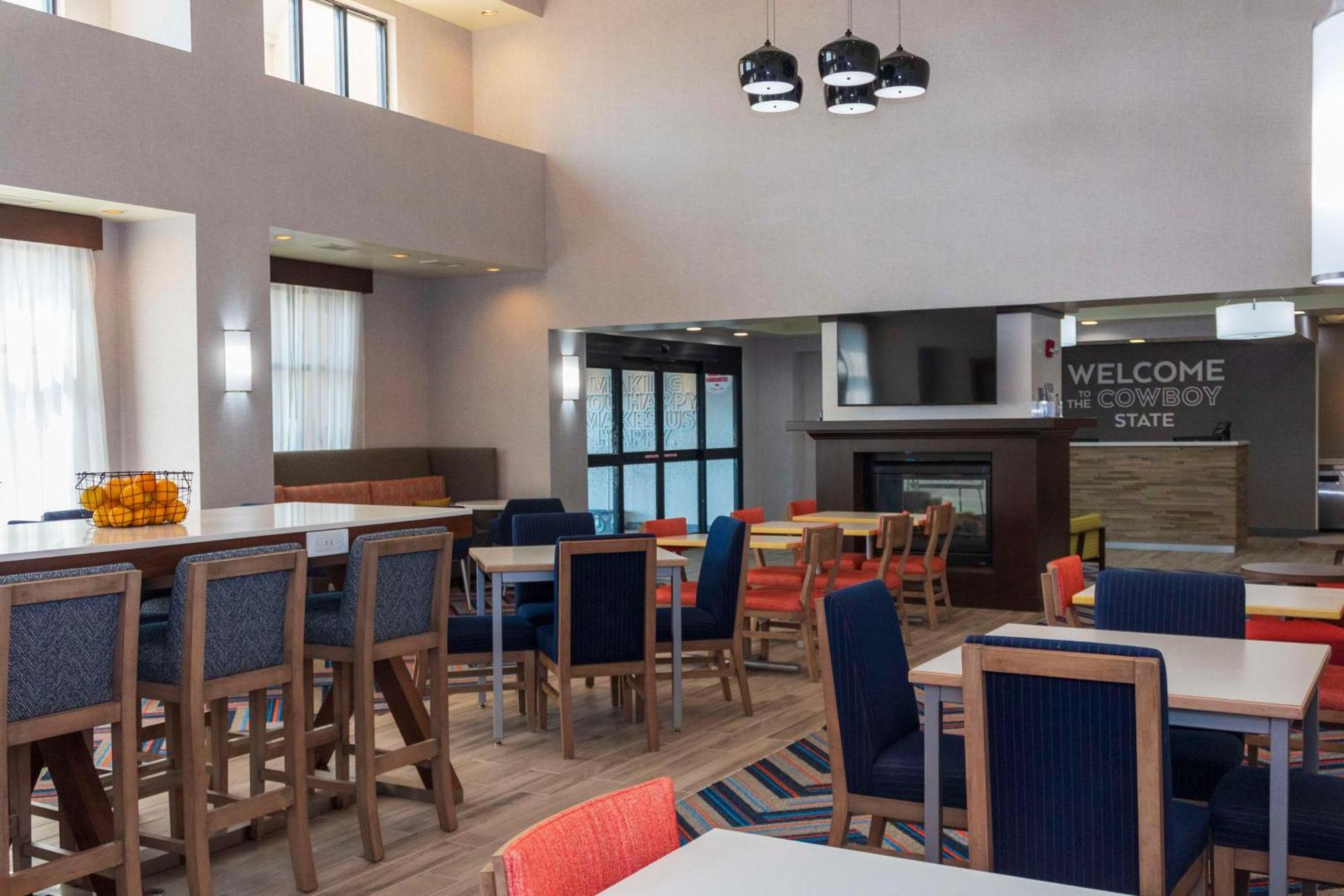 Hampton Inn & Suites Ривъртън Екстериор снимка