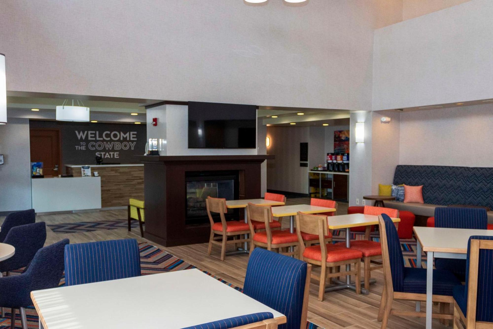 Hampton Inn & Suites Ривъртън Екстериор снимка