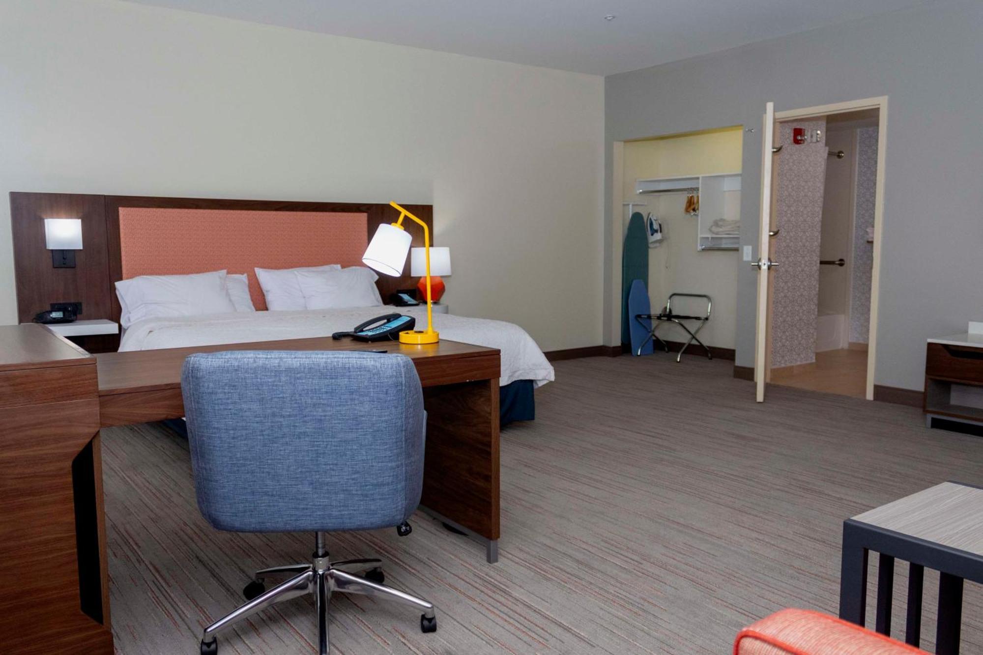 Hampton Inn & Suites Ривъртън Екстериор снимка