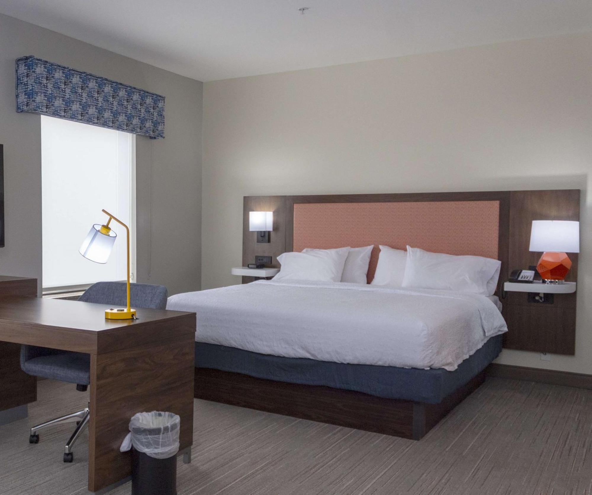 Hampton Inn & Suites Ривъртън Екстериор снимка