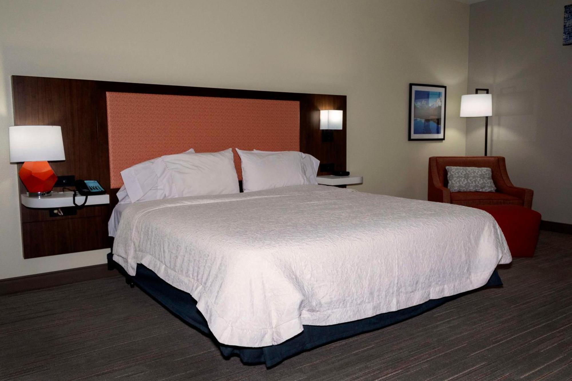 Hampton Inn & Suites Ривъртън Екстериор снимка