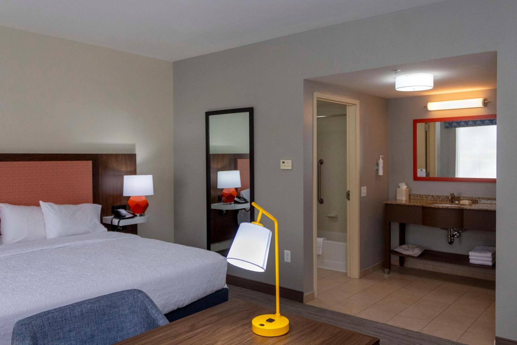Hampton Inn & Suites Ривъртън Екстериор снимка