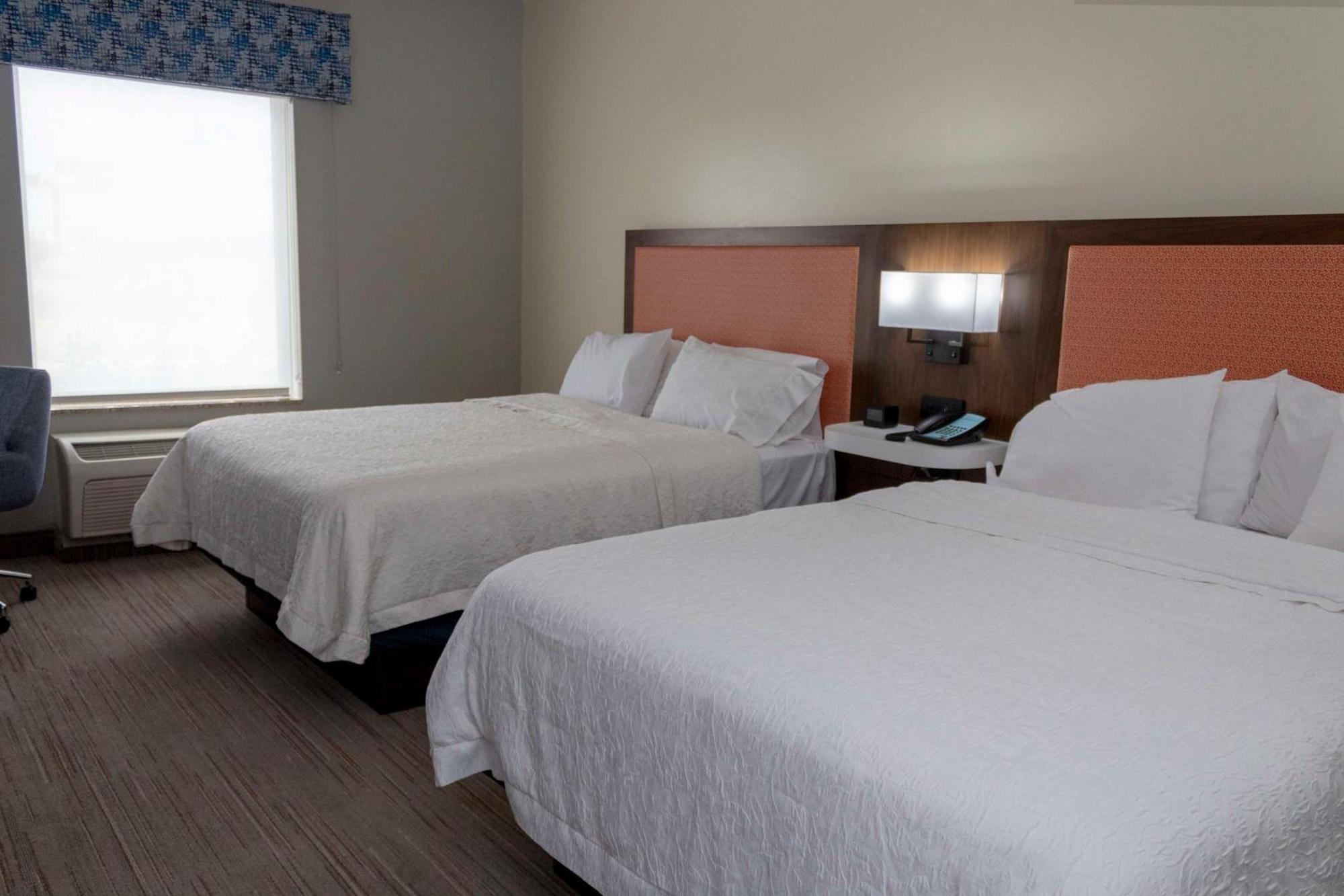 Hampton Inn & Suites Ривъртън Екстериор снимка
